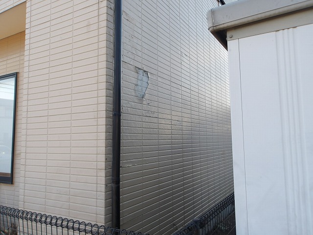 傷んだ外壁