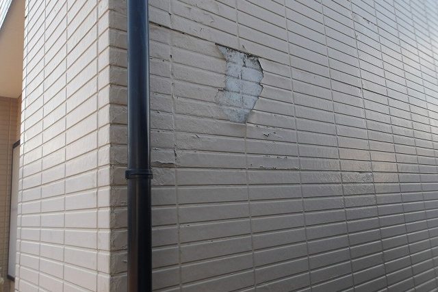 傷んだ外壁材