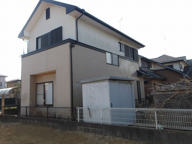 傷んだ外壁材の一階北側