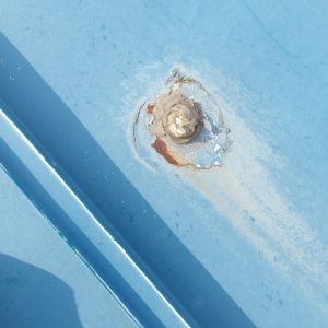 屋根に穴がある