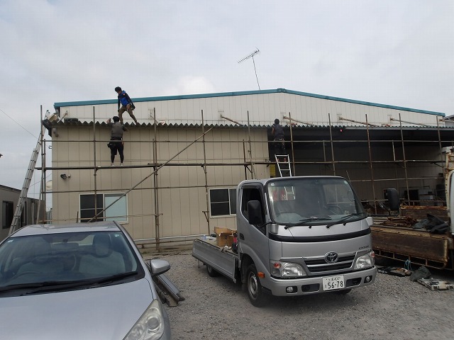 既存雨樋取り外し作業
