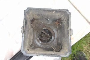 雨樋のゴミ詰まり清掃