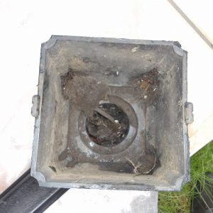 雨樋のゴミ詰まり清掃