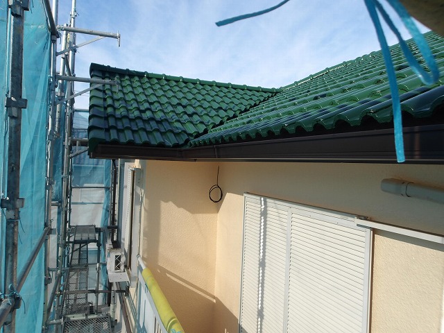 破風板巻き・雨樋施工完了