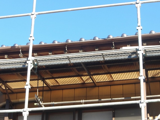 垂れ下がった施工前の軒樋