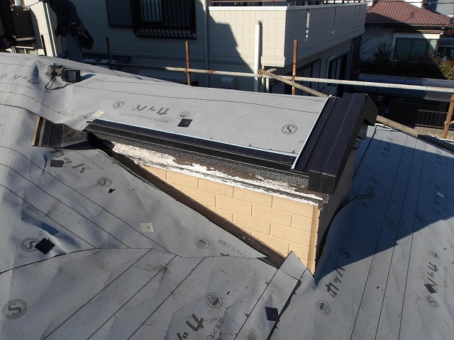 妻側の飾り小屋