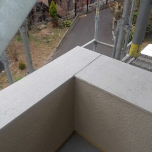 ベランダ捨て板取り付け