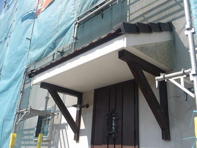 破風板巻き完了