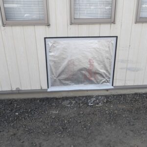 破損した壁