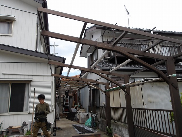 既存テラス屋根取り外し