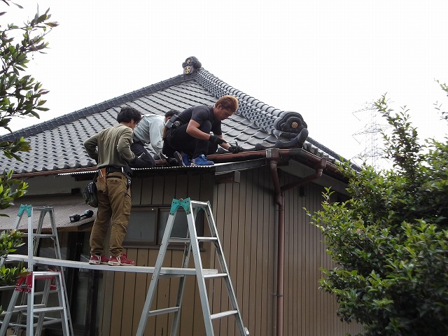 直ぐに交換工事に入りました。